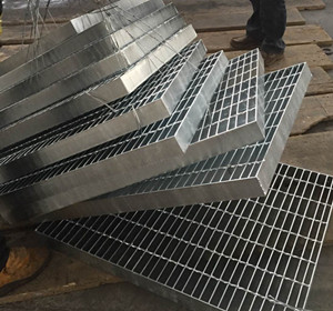 鋼格柵板碳鋼制作，用途廣泛