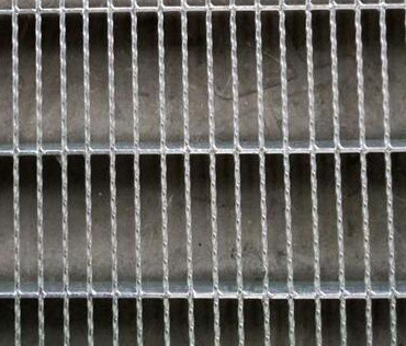 信鴿公棚地網(wǎng)，曬籠網(wǎng)片，漏糞板，賽鴿鴿舍專用地網(wǎng) ，熱鍍鋅地格柵板價(jià)格/廠家
