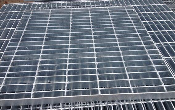 G255/30/100熱鍍鋅鋼格板廣泛用于造船，石化，化工廠