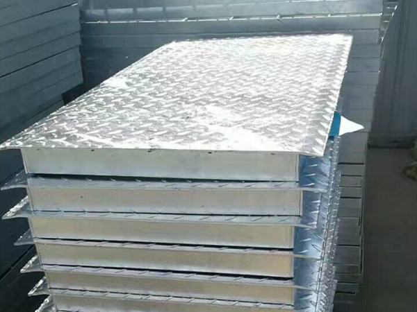 花紋鋼蓋板廠家,污水處理廠復(fù)合鋼格板 花紋鋼蓋板廠家,污水處理廠復(fù)合鋼格板